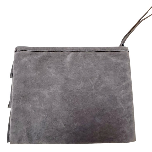 NWOT Gray Fringe Zip Wristlst - Picture 5 of 8
